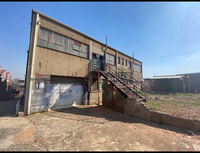 2,210M² WAREHOUSE FOR SALE IN INDUSTRIA NORTH